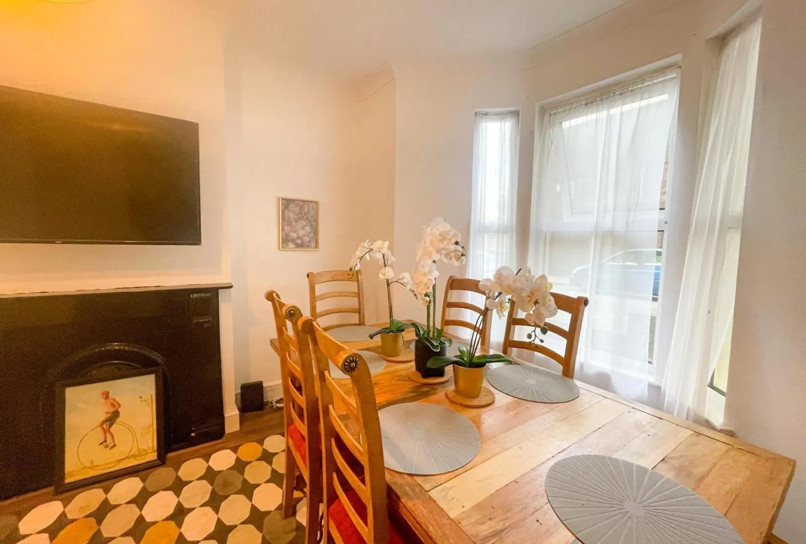 Central London Townhouse 0*,